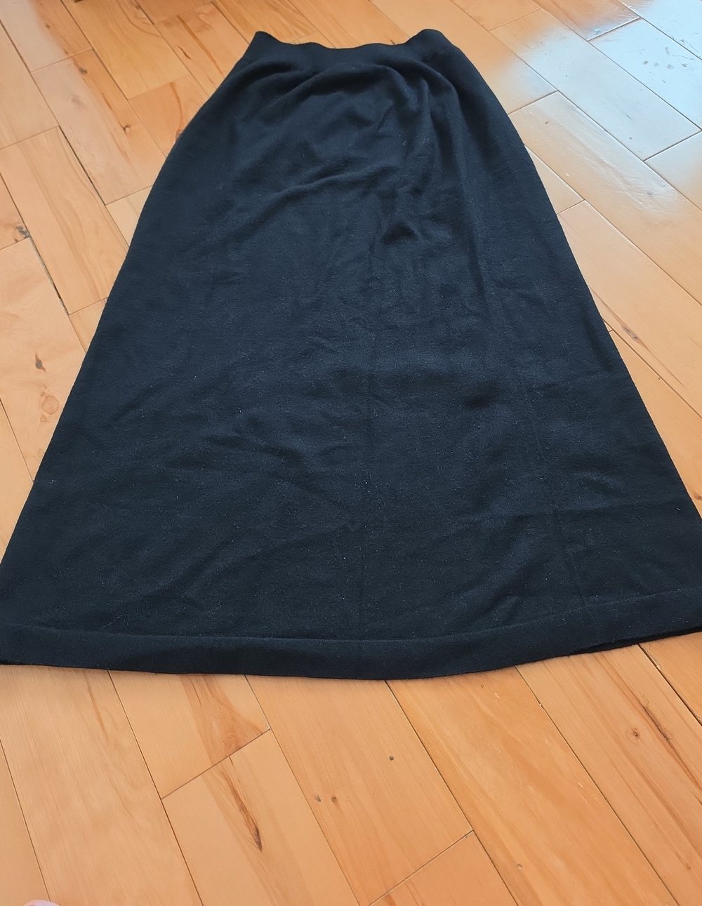 Uniqlo Black Midi A-Line Skirt